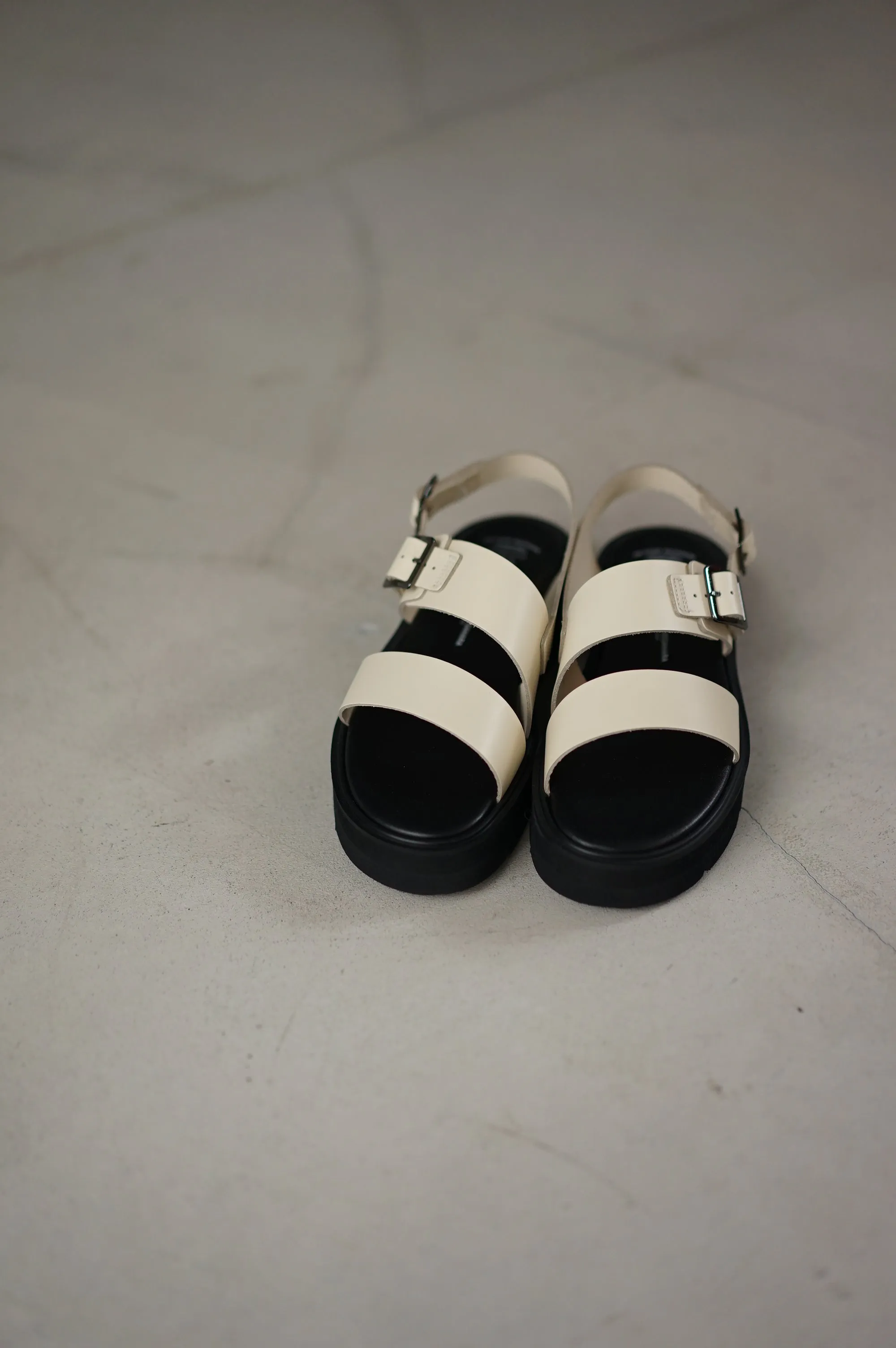 BEAUTIFUL SHOES / S.S. BELT SANDALS(GLOXI CUT  THICK SOLE)