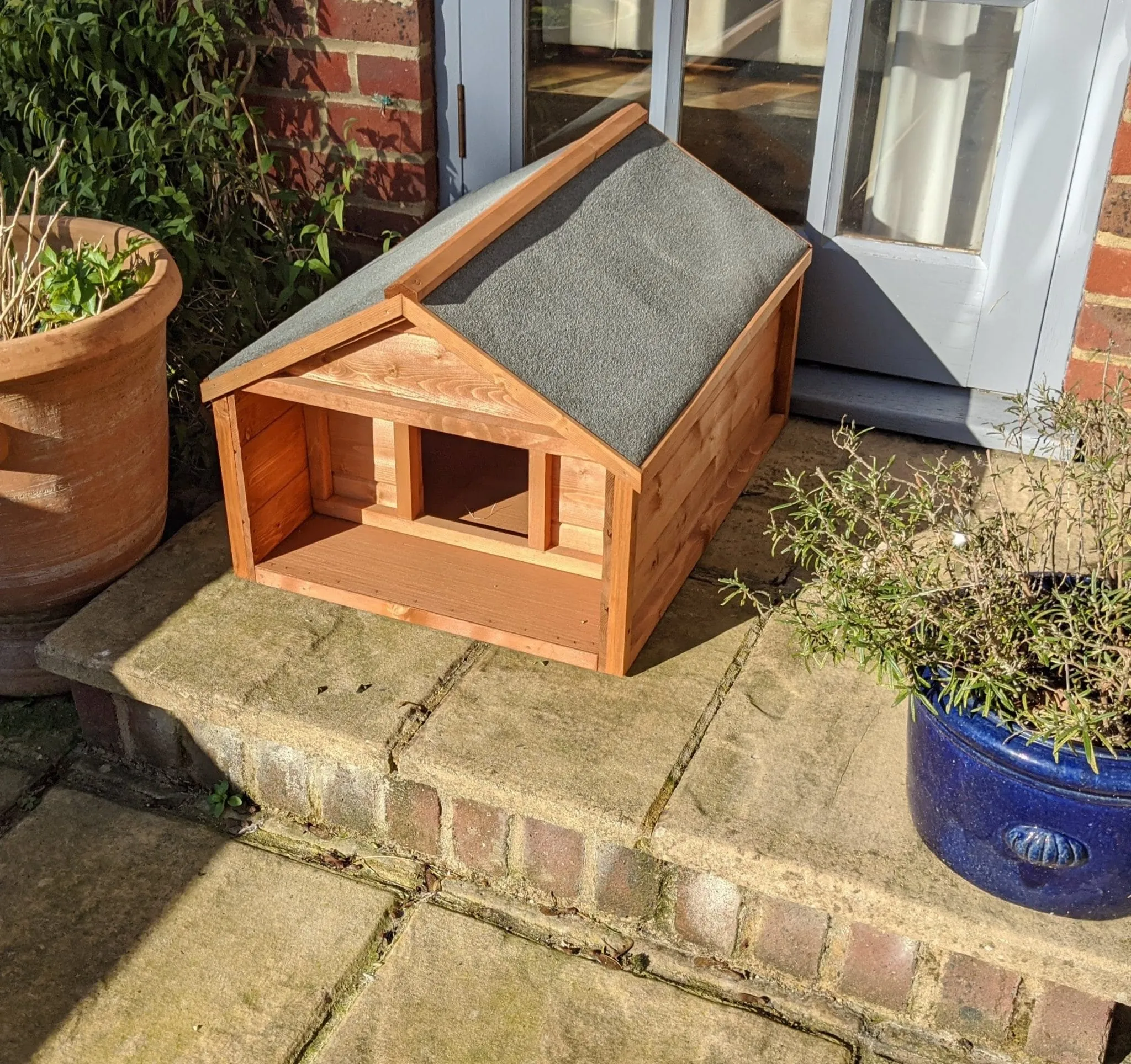 Cat Chalet | All Year Round Shelter | Ideal For Feeding Strays