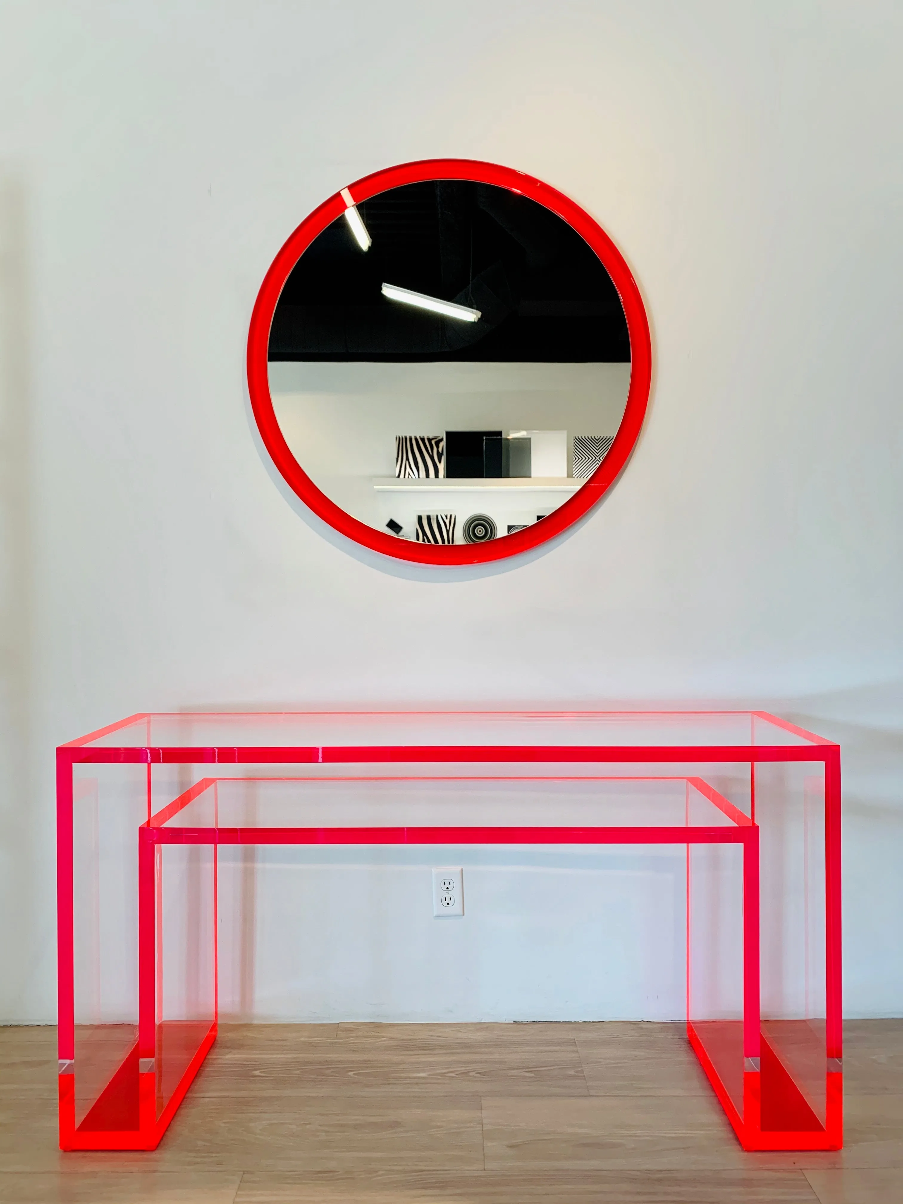 Round Mirror in Red