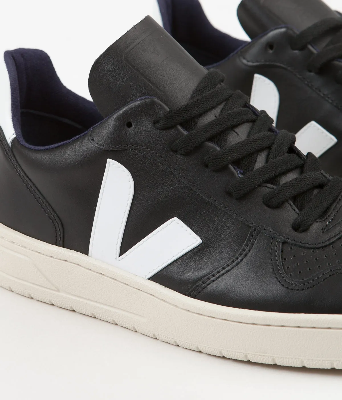 Veja V-10 Leather Shoes - Black / White