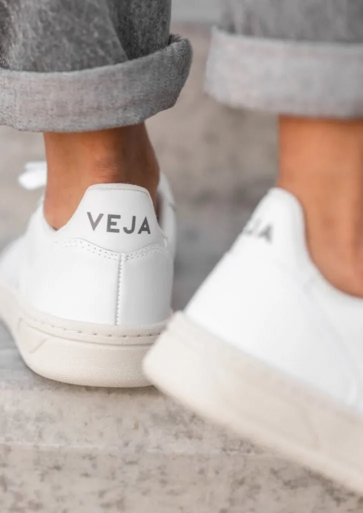 Veja V10 Leather Extra White