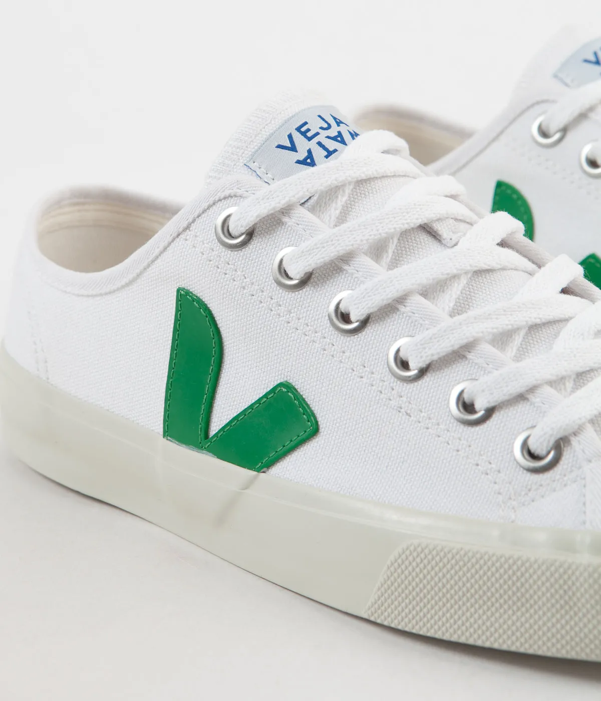 Veja Wata Canvas Shoes - White / Emeraude