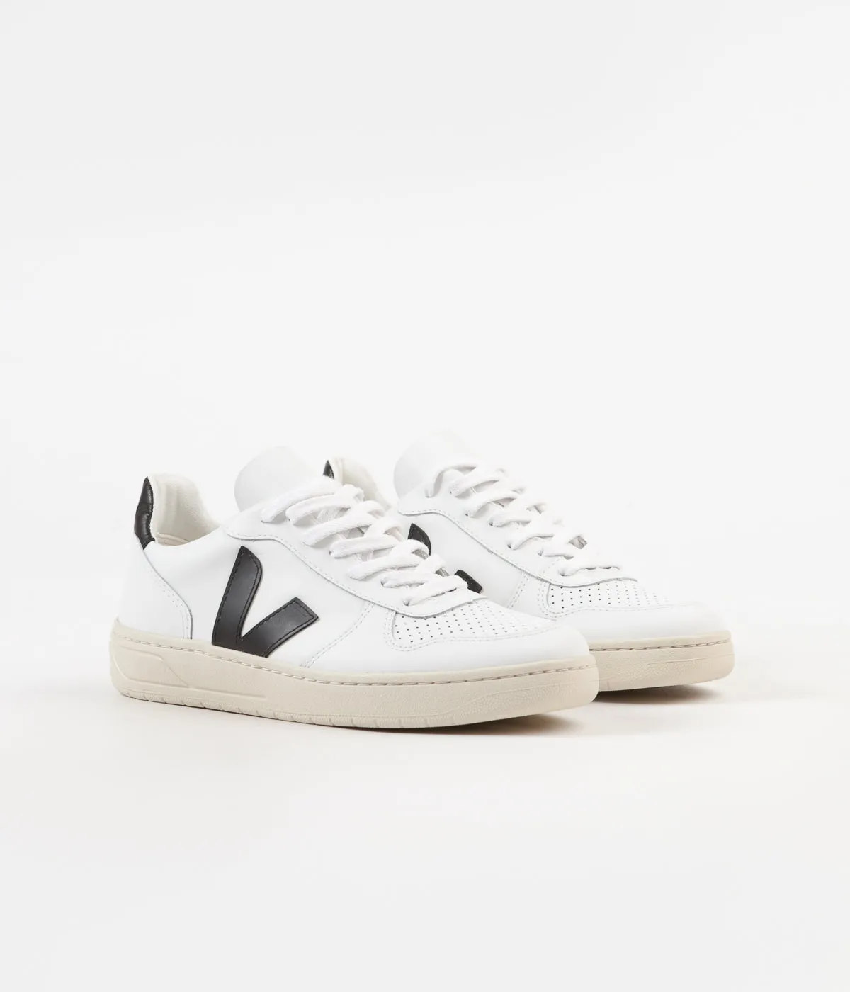 Veja Womens V-10 Leather Shoes - Extra White / Black