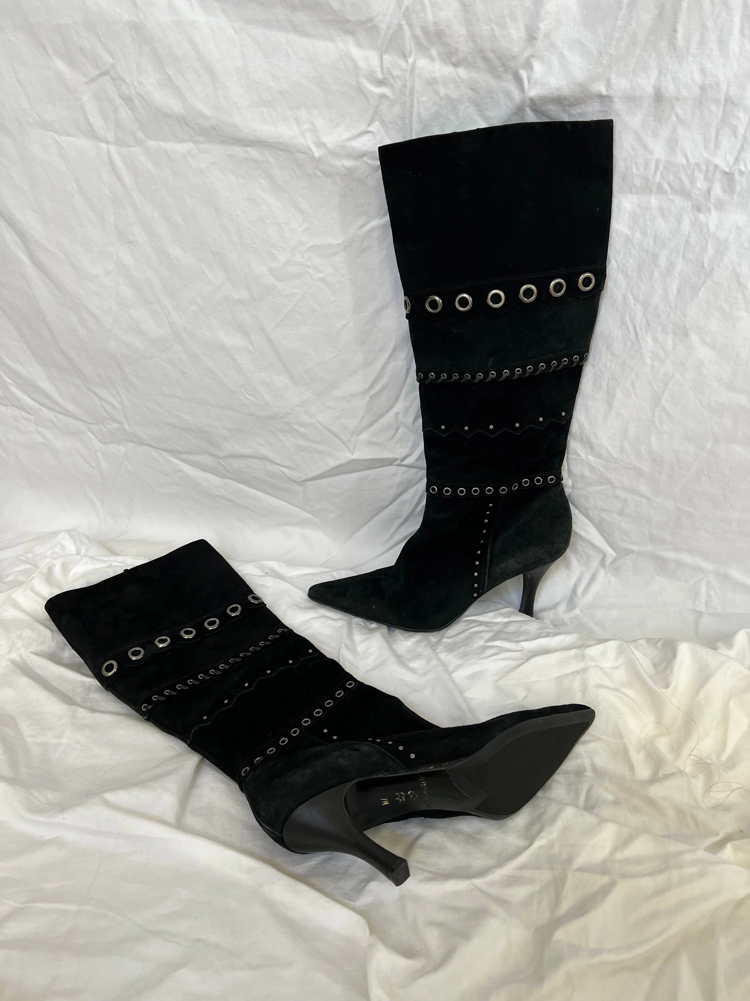 Vintage Suede Eyelet Boots / 7